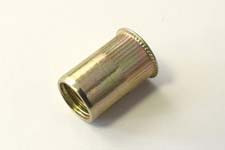 Гайка-заклепка М5 мал. фланец рифл.